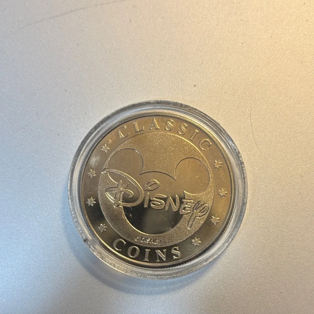 Disney Silver Collector Coin with Winnie the Pooh - Picture 4 of 4